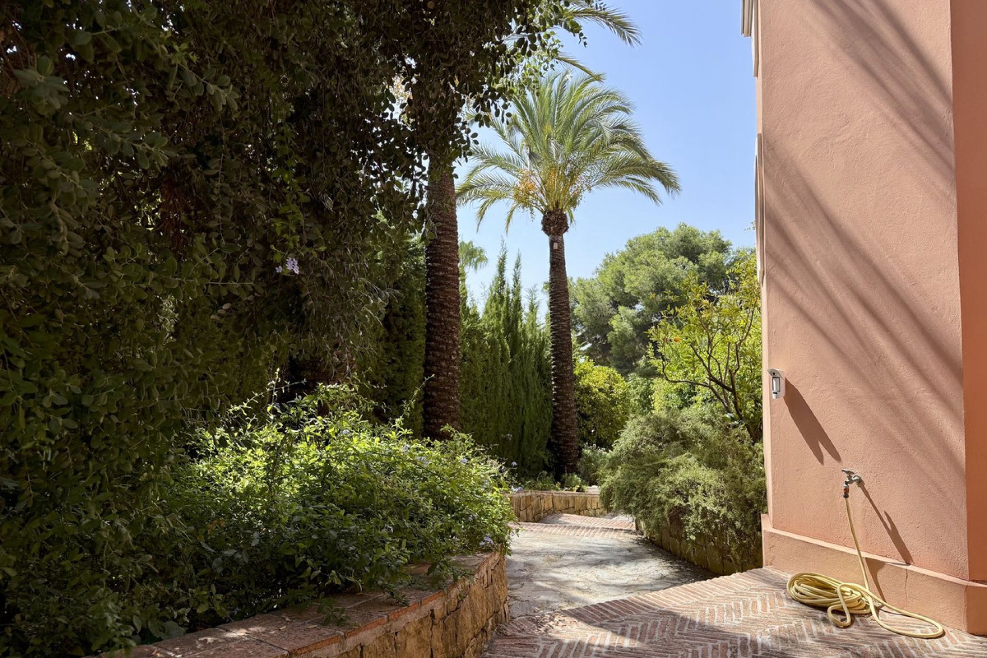 Resale - House - Detached Villa - Marbella - Sierra Blanca