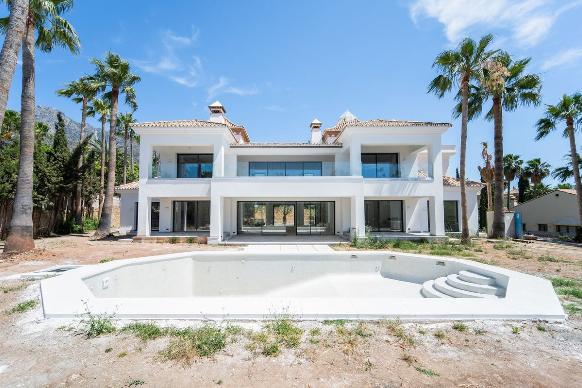 Resale - House - Detached Villa - Marbella - Sierra Blanca