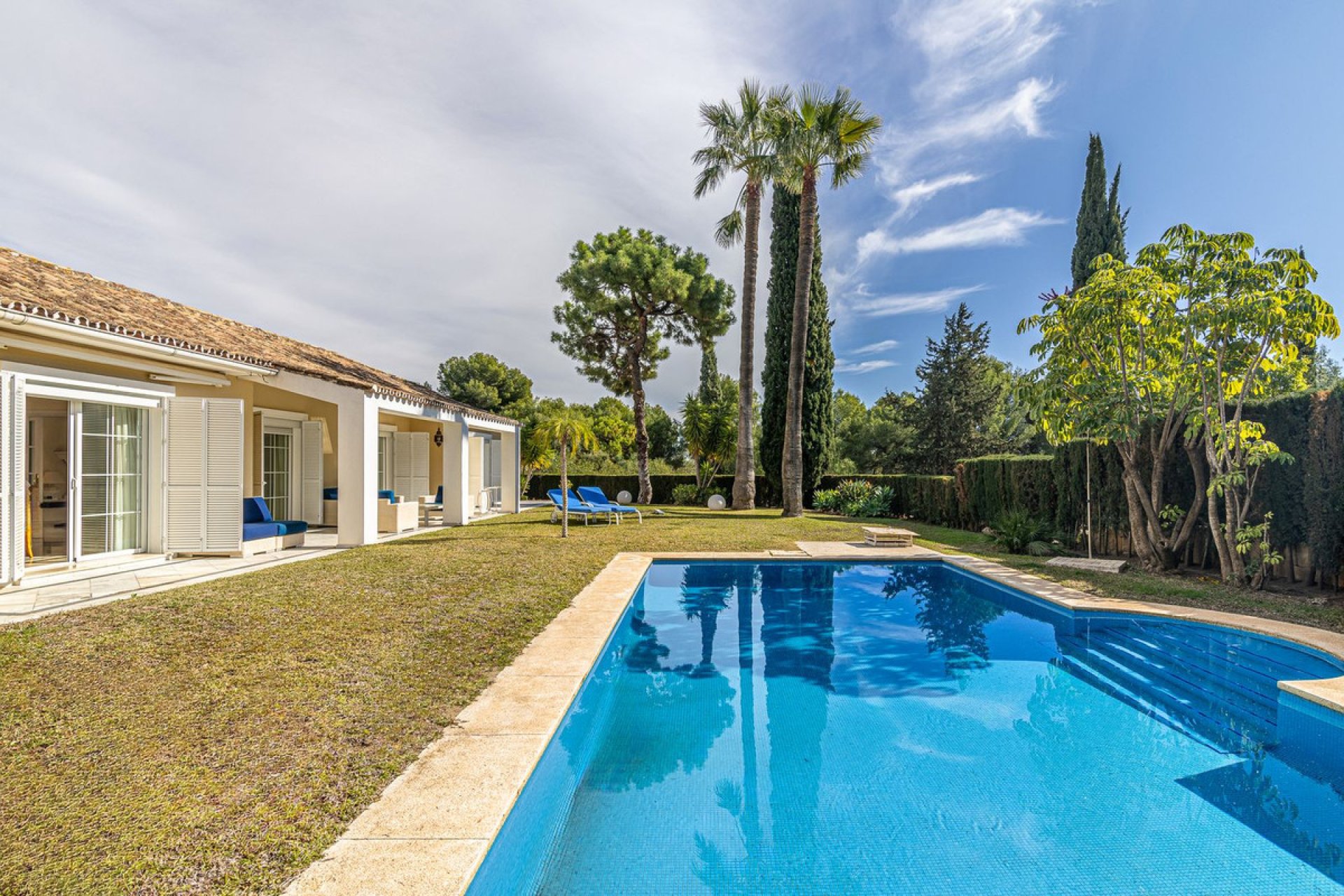 Resale - House - Detached Villa - Marbella - Sierra Blanca