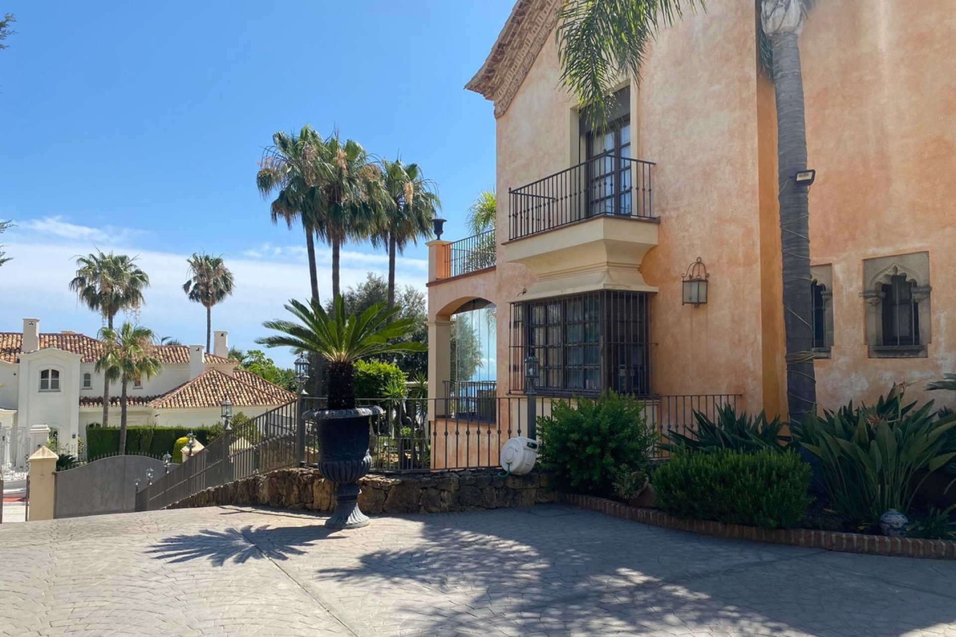 Resale - House - Detached Villa - Marbella - Sierra Blanca