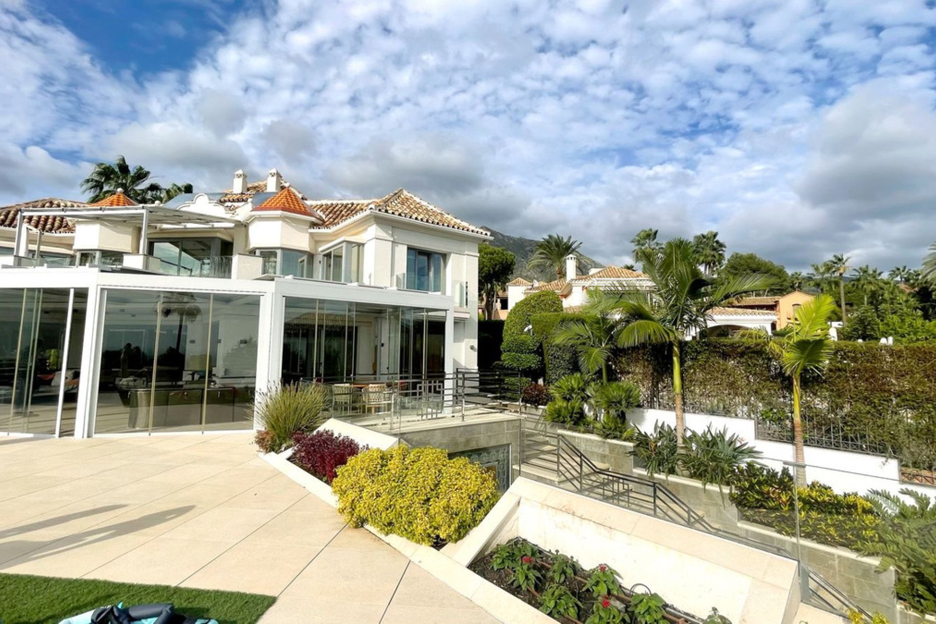 Resale - House - Detached Villa - Marbella - Sierra Blanca