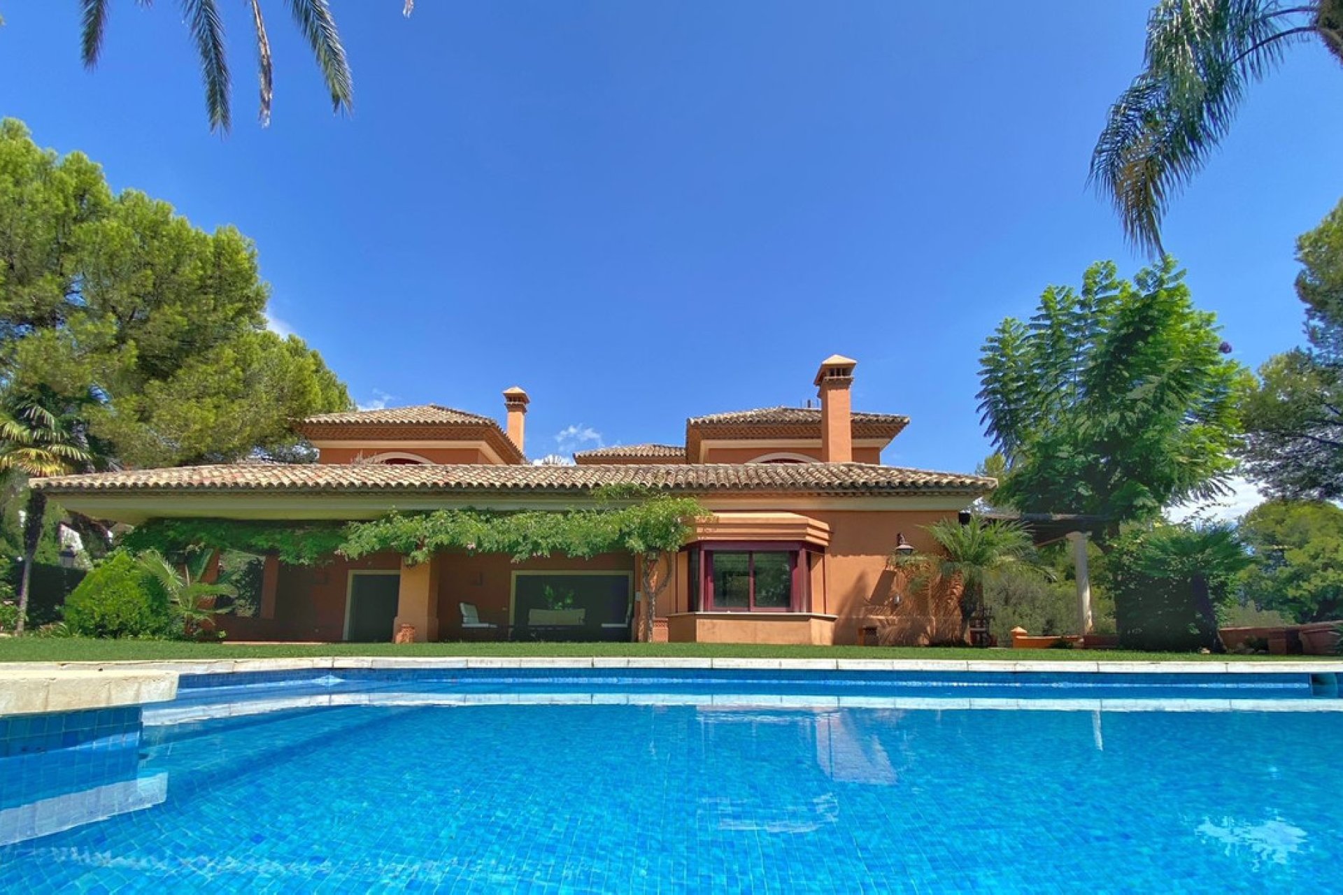 Resale - House - Detached Villa - Marbella - Sierra Blanca