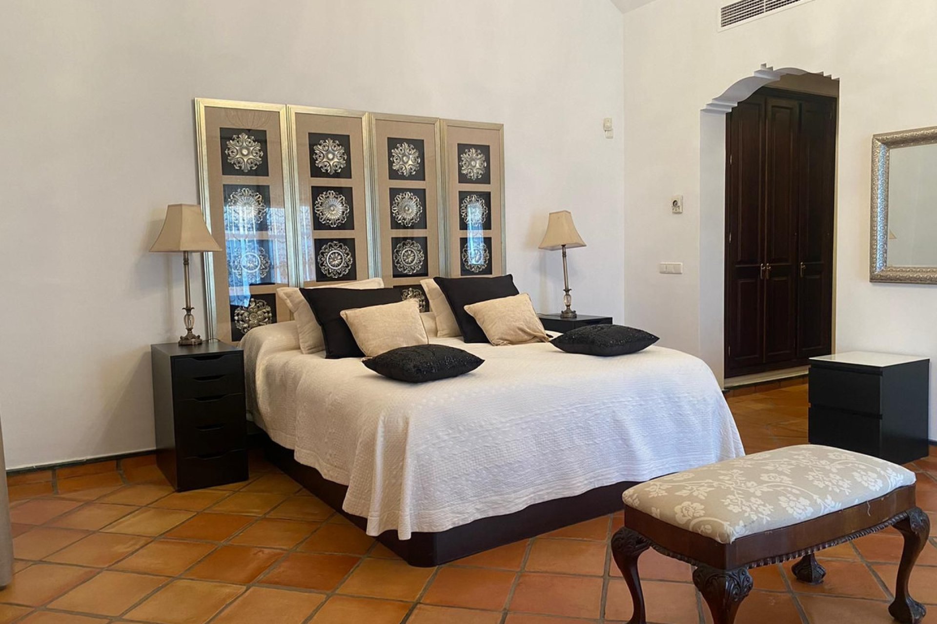 Resale - House - Detached Villa - Marbella - Sierra Blanca