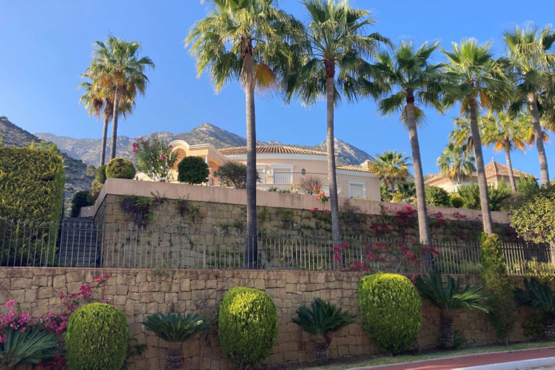 Resale - House - Detached Villa - Marbella - Sierra Blanca