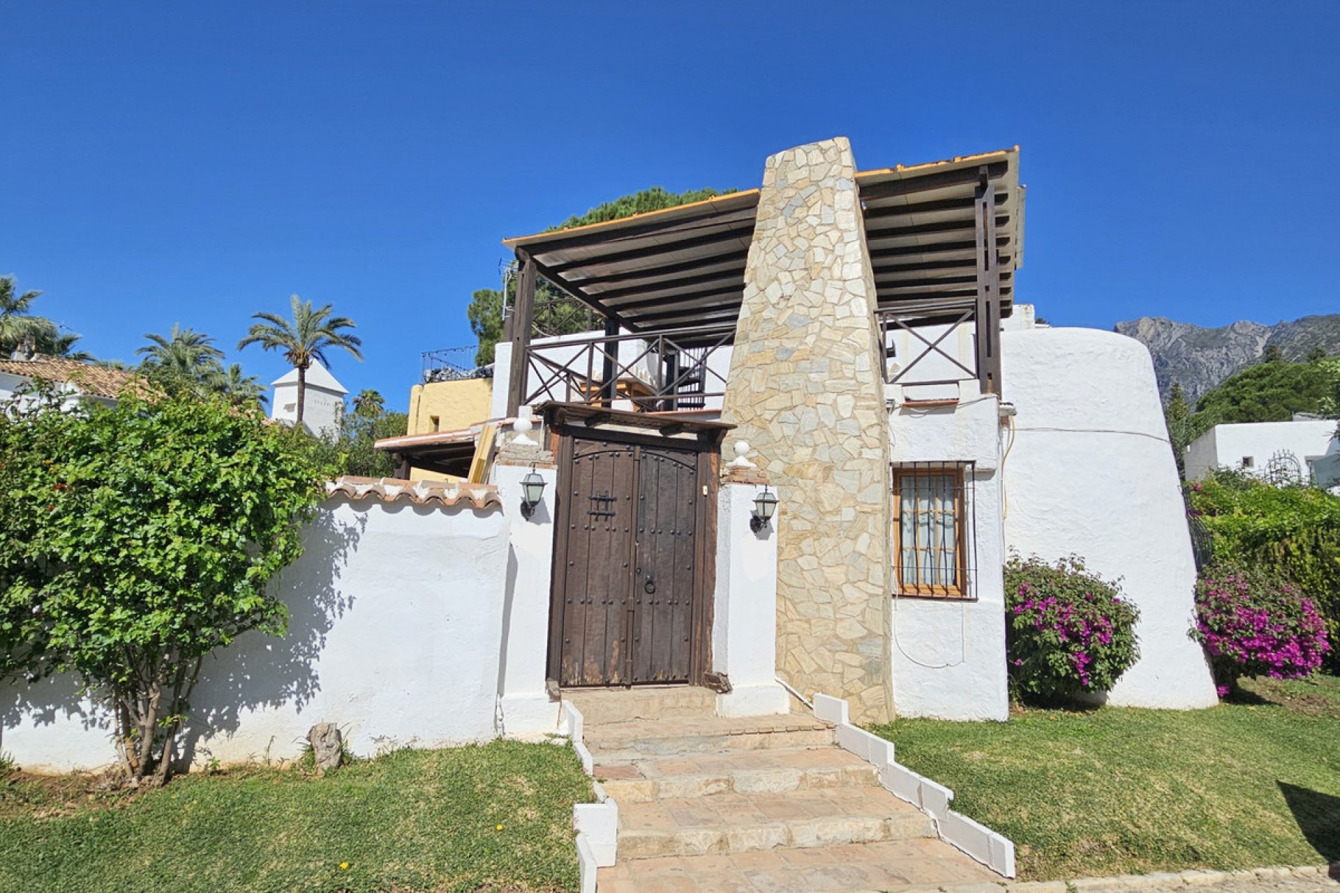 Resale - House - Detached Villa - Marbella - Sierra Blanca