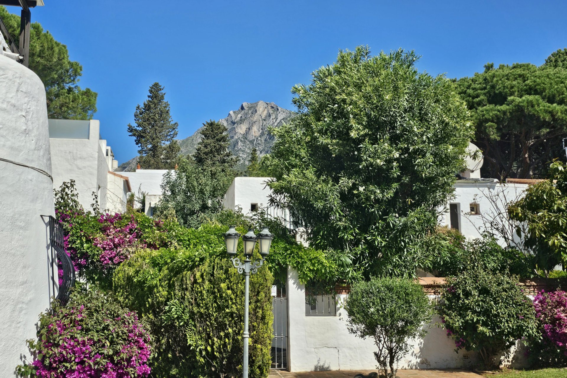 Resale - House - Detached Villa - Marbella - Sierra Blanca