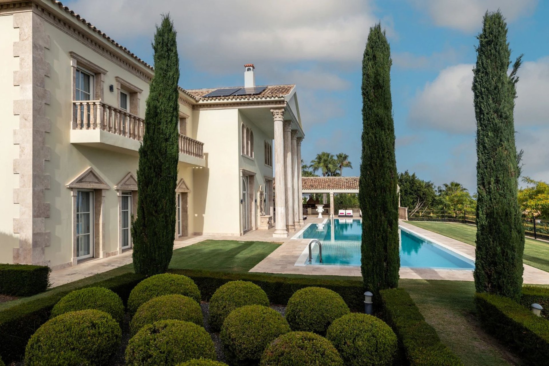 Resale - House - Detached Villa - Marbella - Sierra Blanca