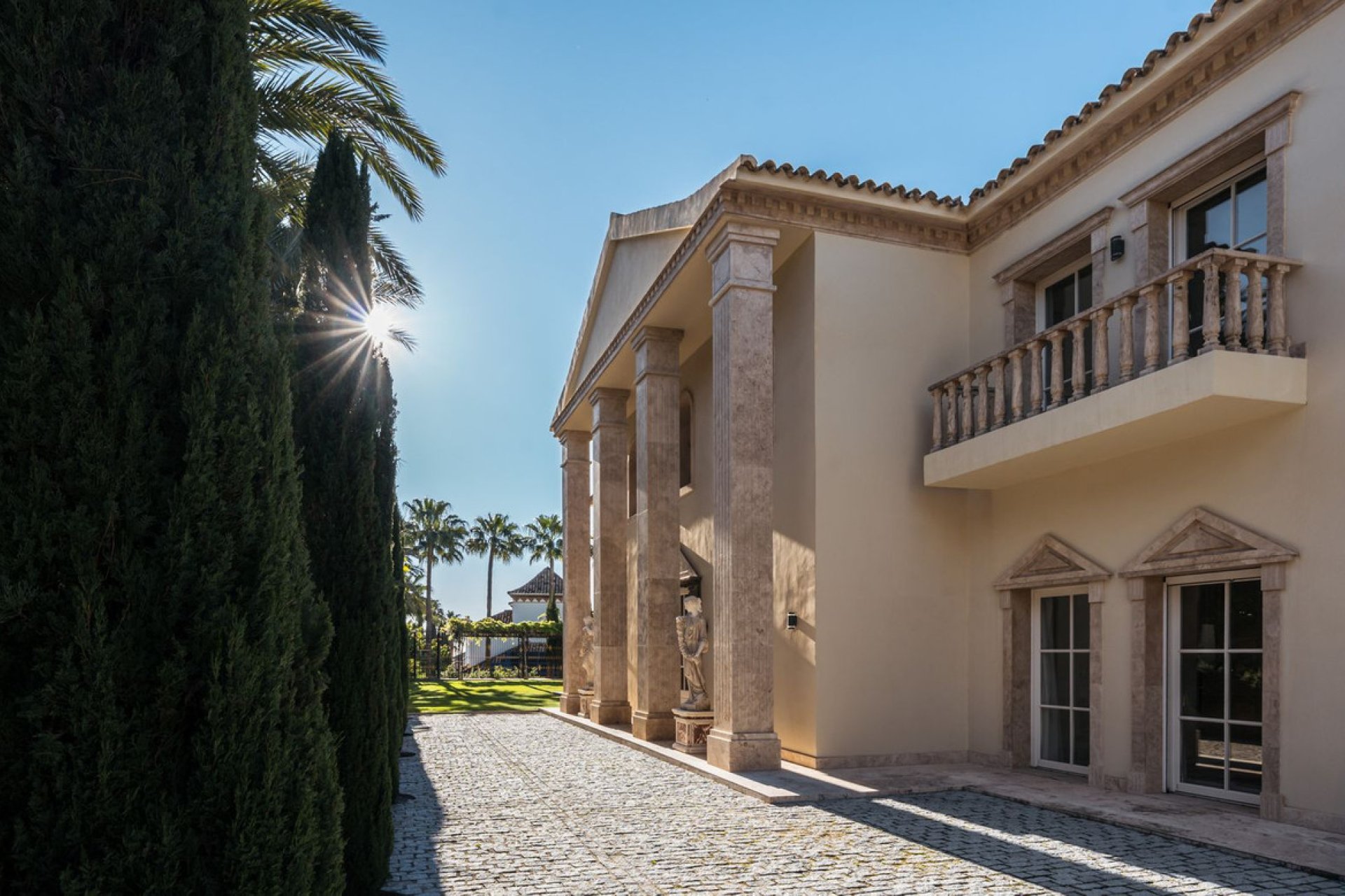 Resale - House - Detached Villa - Marbella - Sierra Blanca