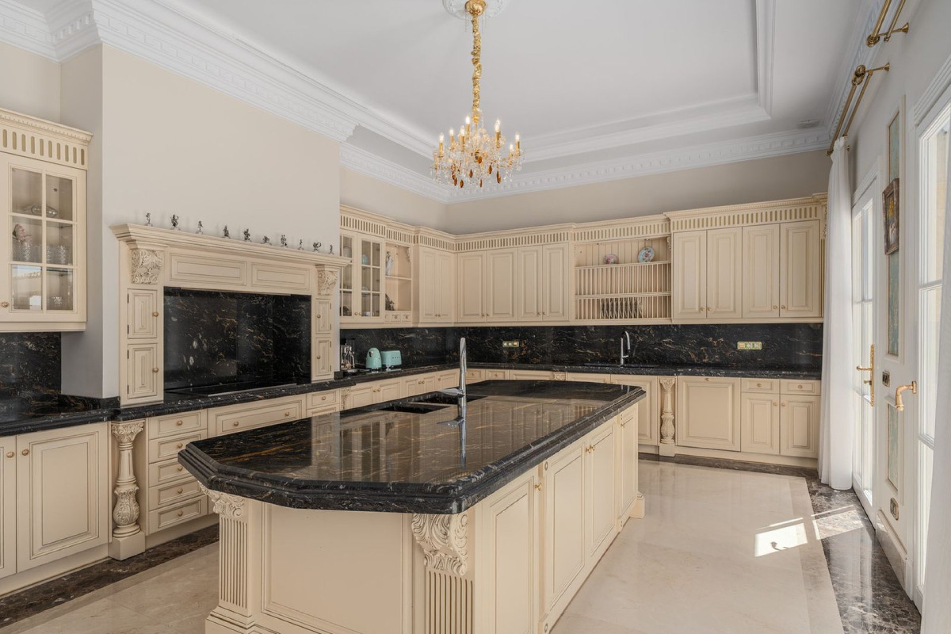 Resale - House - Detached Villa - Marbella - Sierra Blanca