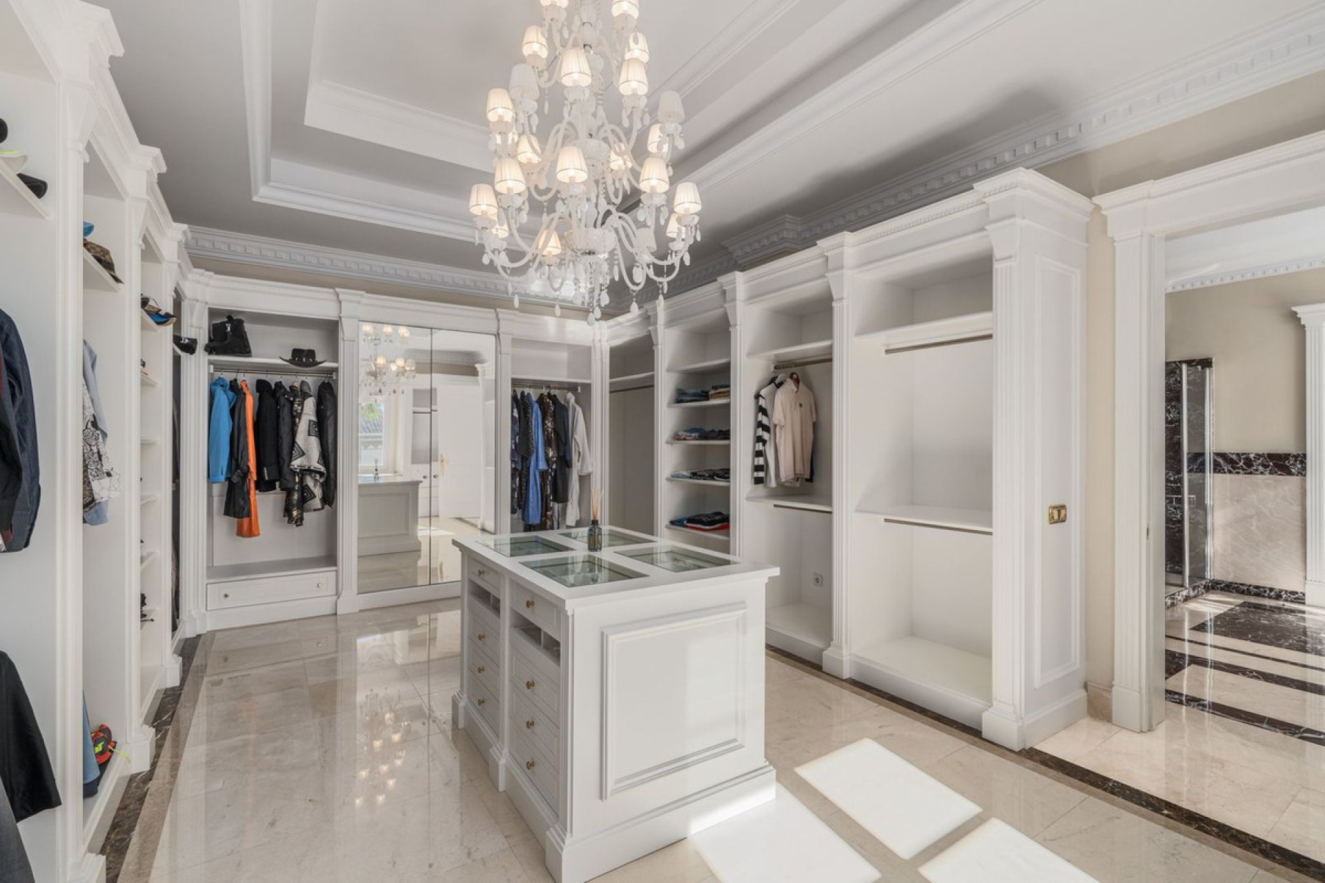 Resale - House - Detached Villa - Marbella - Sierra Blanca