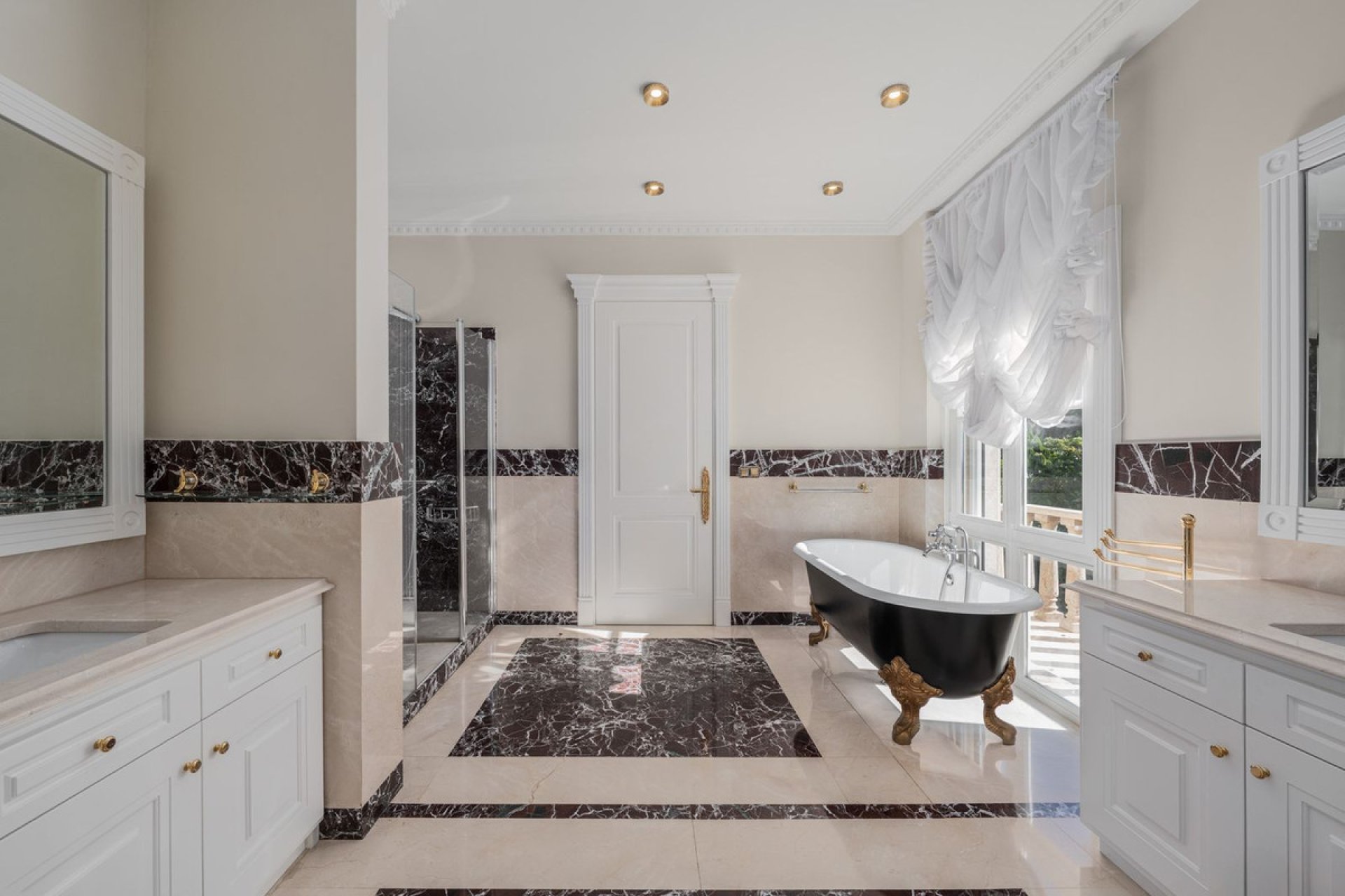 Resale - House - Detached Villa - Marbella - Sierra Blanca