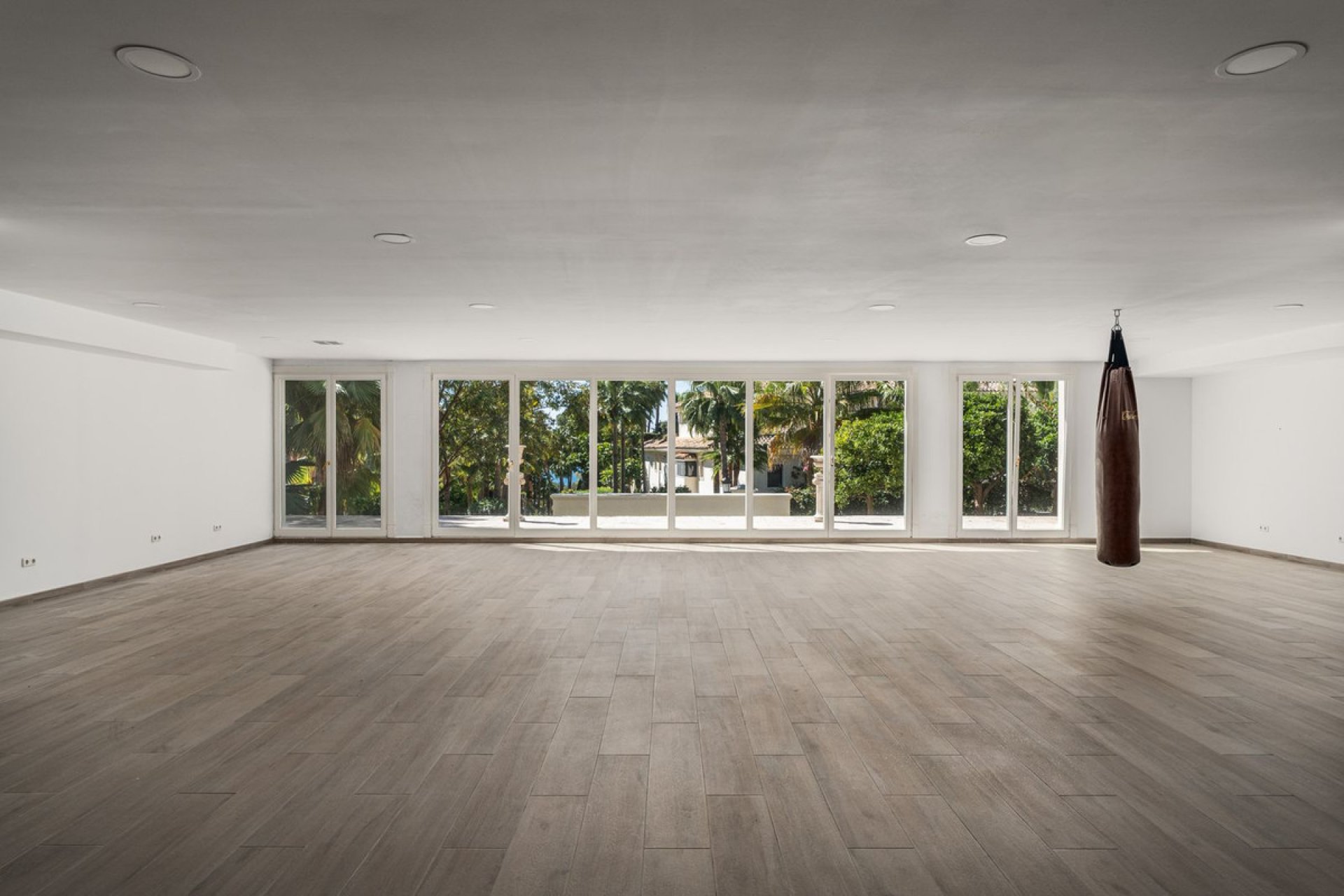 Resale - House - Detached Villa - Marbella - Sierra Blanca