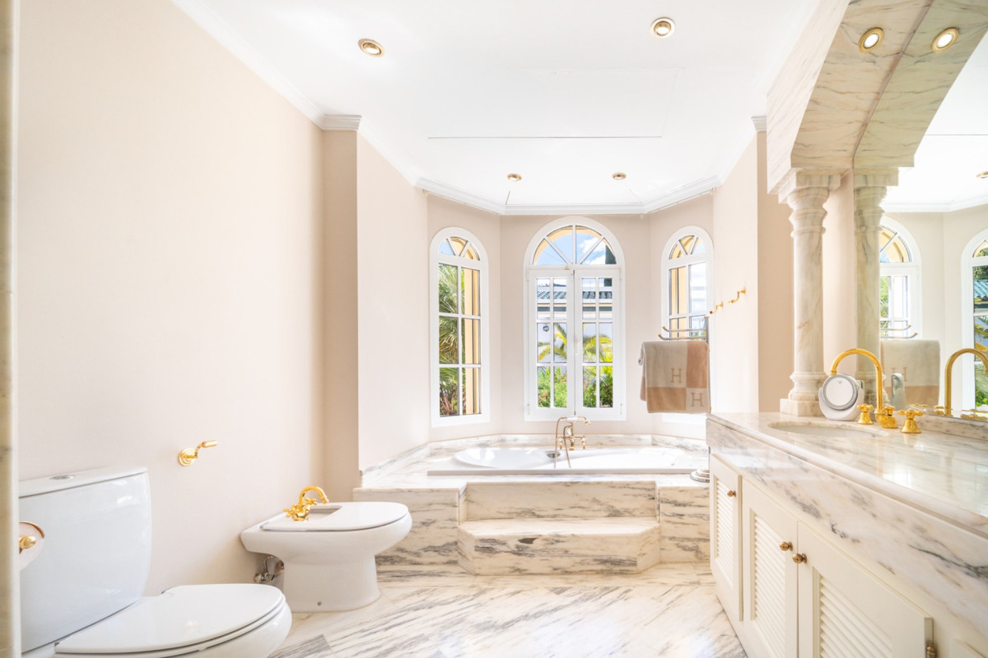 Resale - House - Detached Villa - Marbella - The Golden Mile