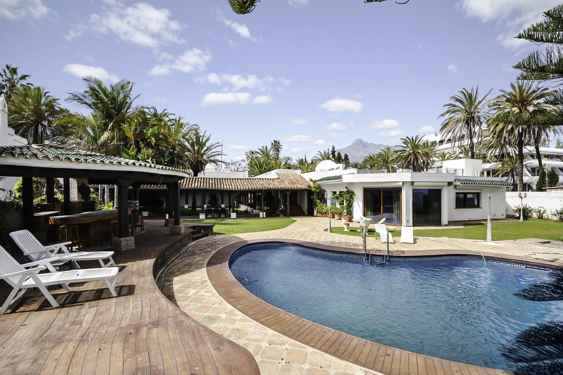 Resale - House - Detached Villa - Marbella - The Golden Mile