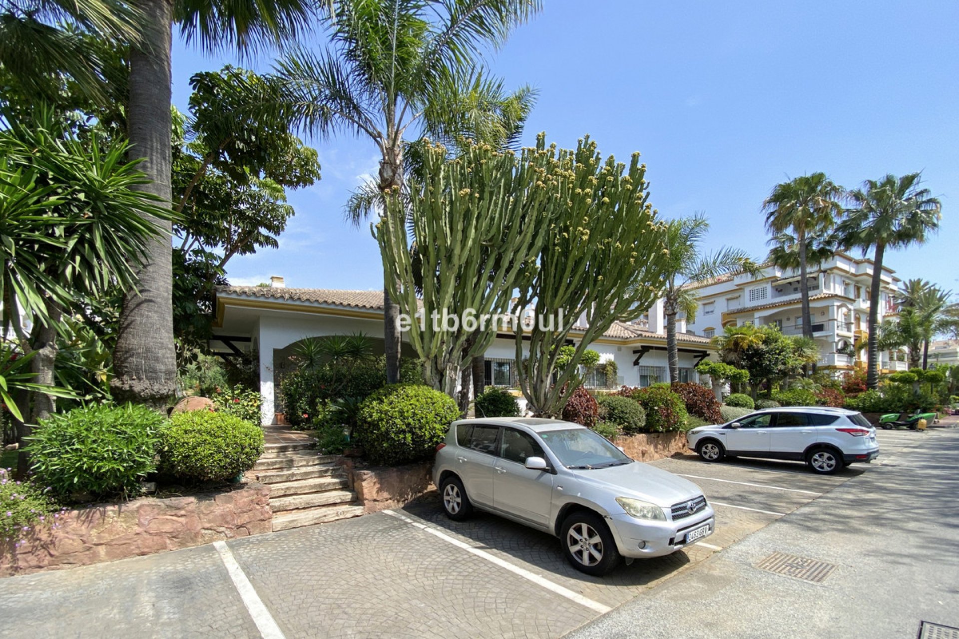 Resale - House - Detached Villa - Marbella - The Golden Mile