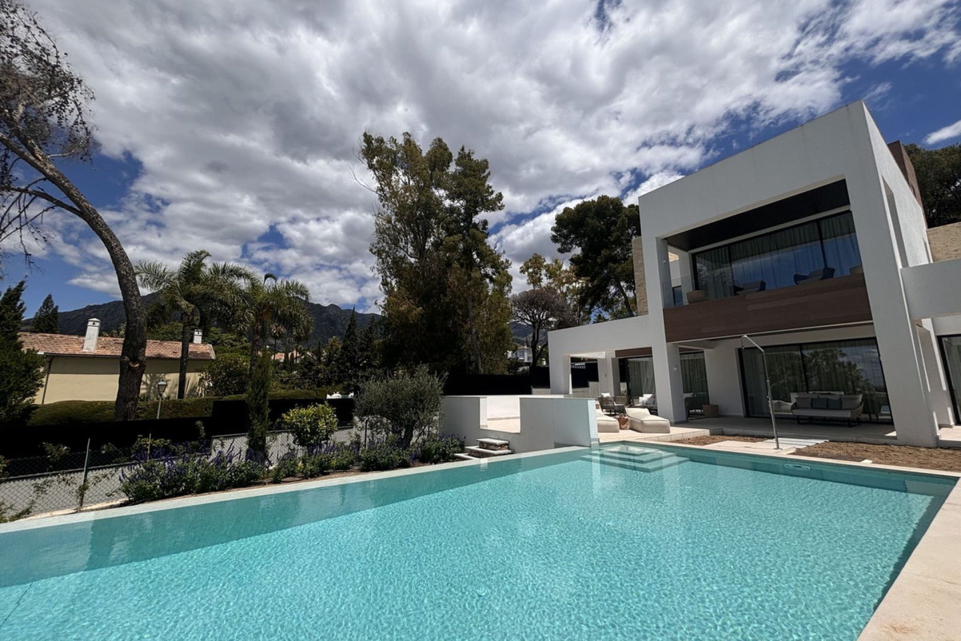 Resale - House - Detached Villa - Marbella - The Golden Mile