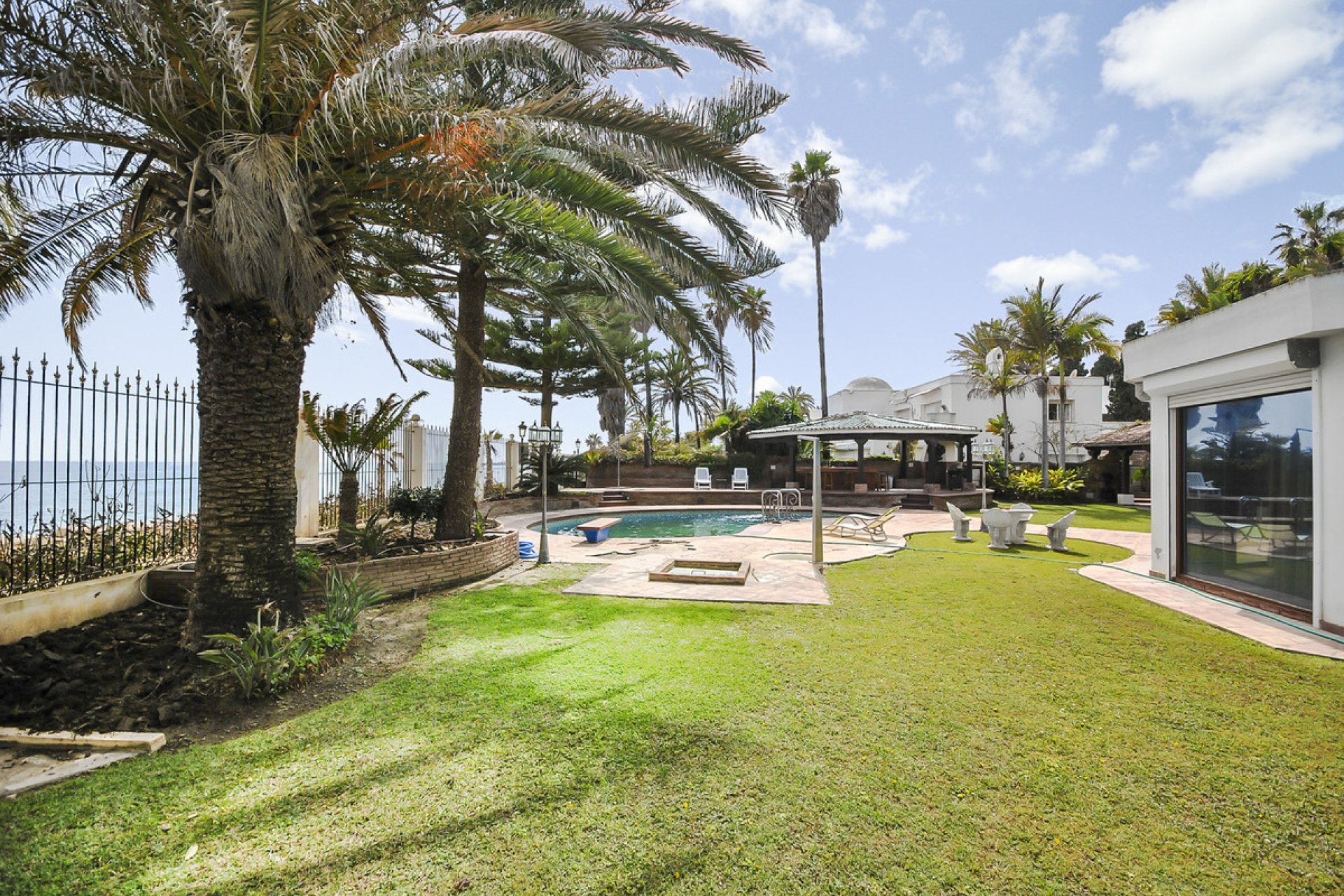 Resale - House - Detached Villa - Marbella - The Golden Mile