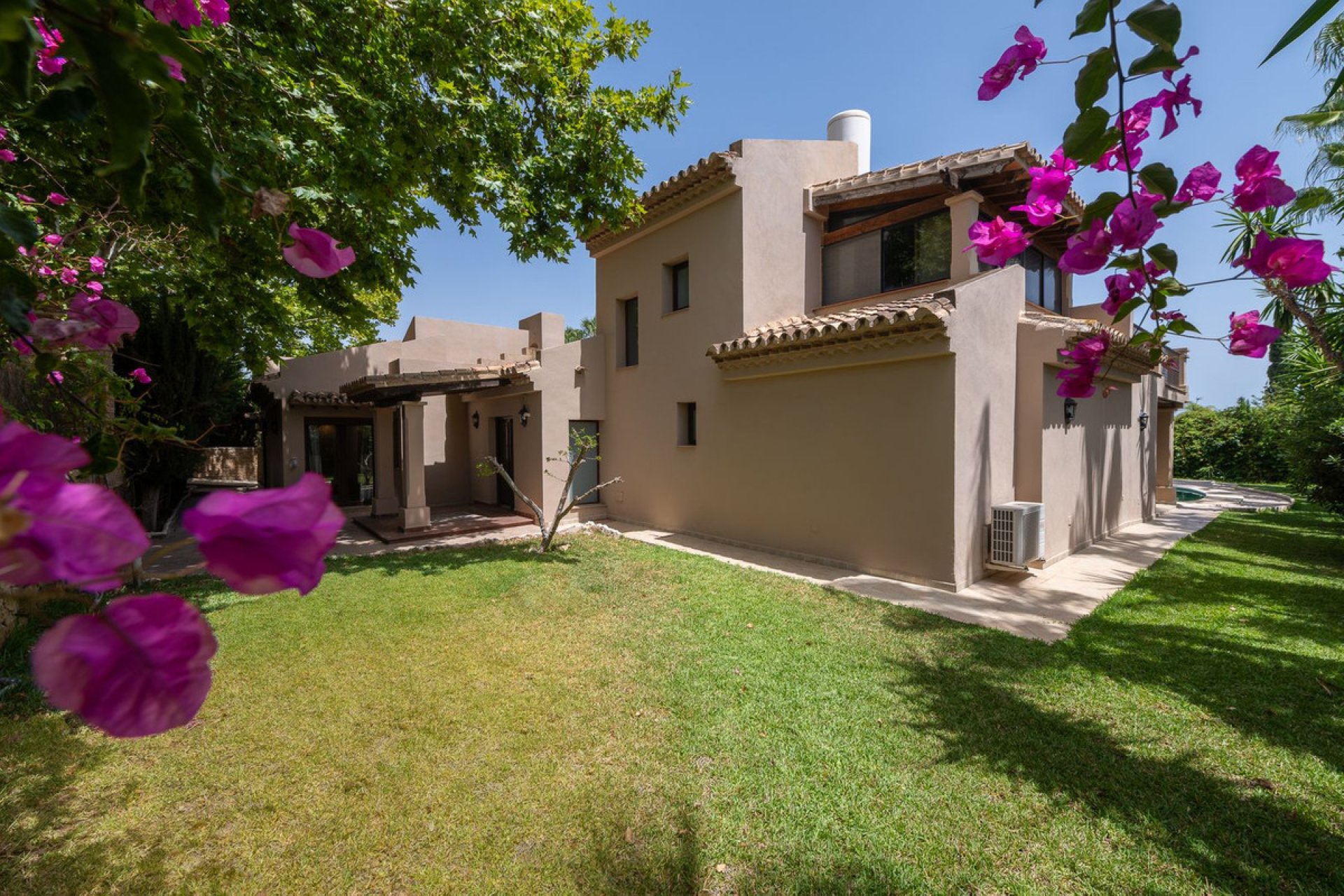 Resale - House - Detached Villa - Marbella - The Golden Mile