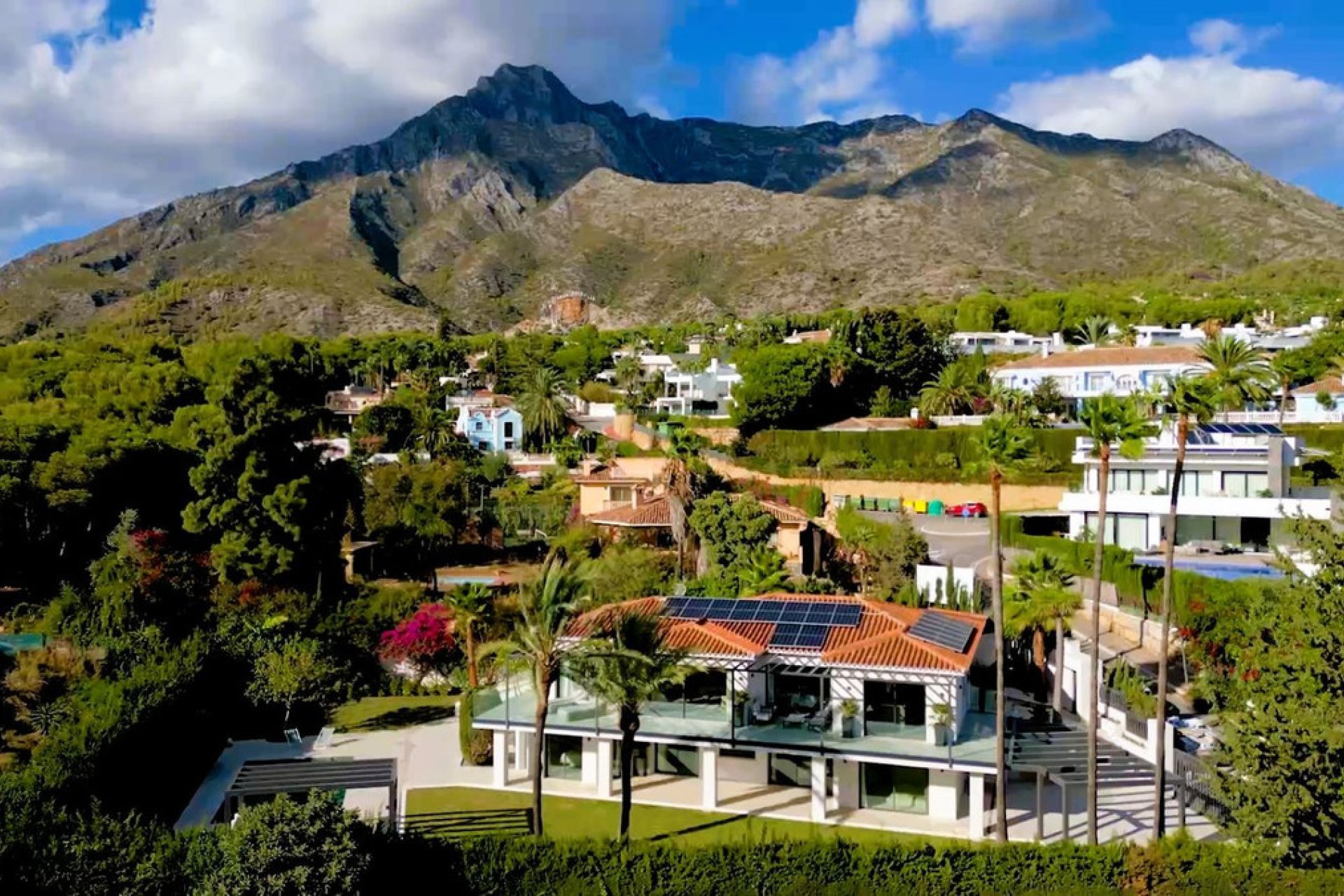 Resale - House - Detached Villa - Marbella - The Golden Mile