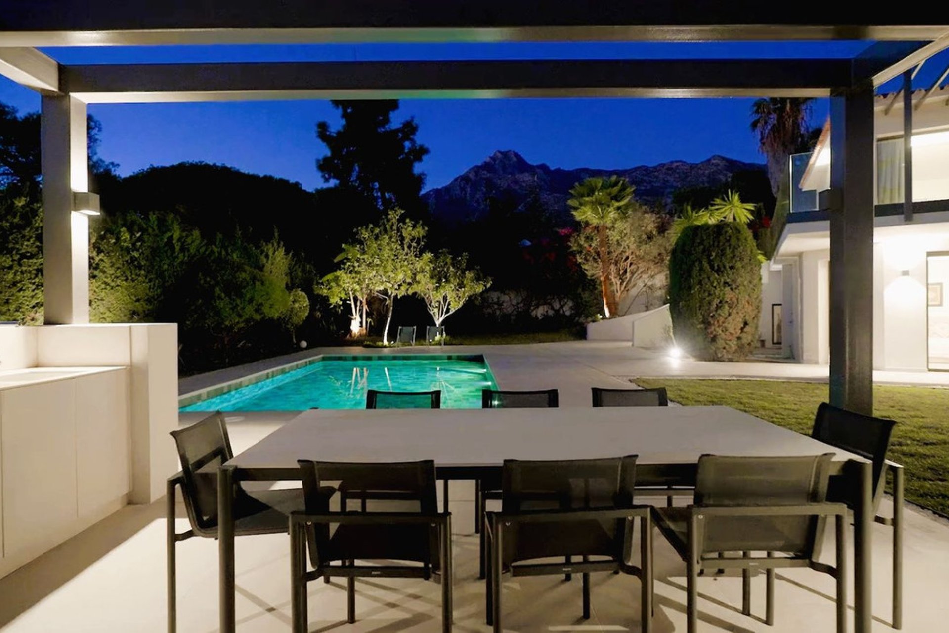 Resale - House - Detached Villa - Marbella - The Golden Mile