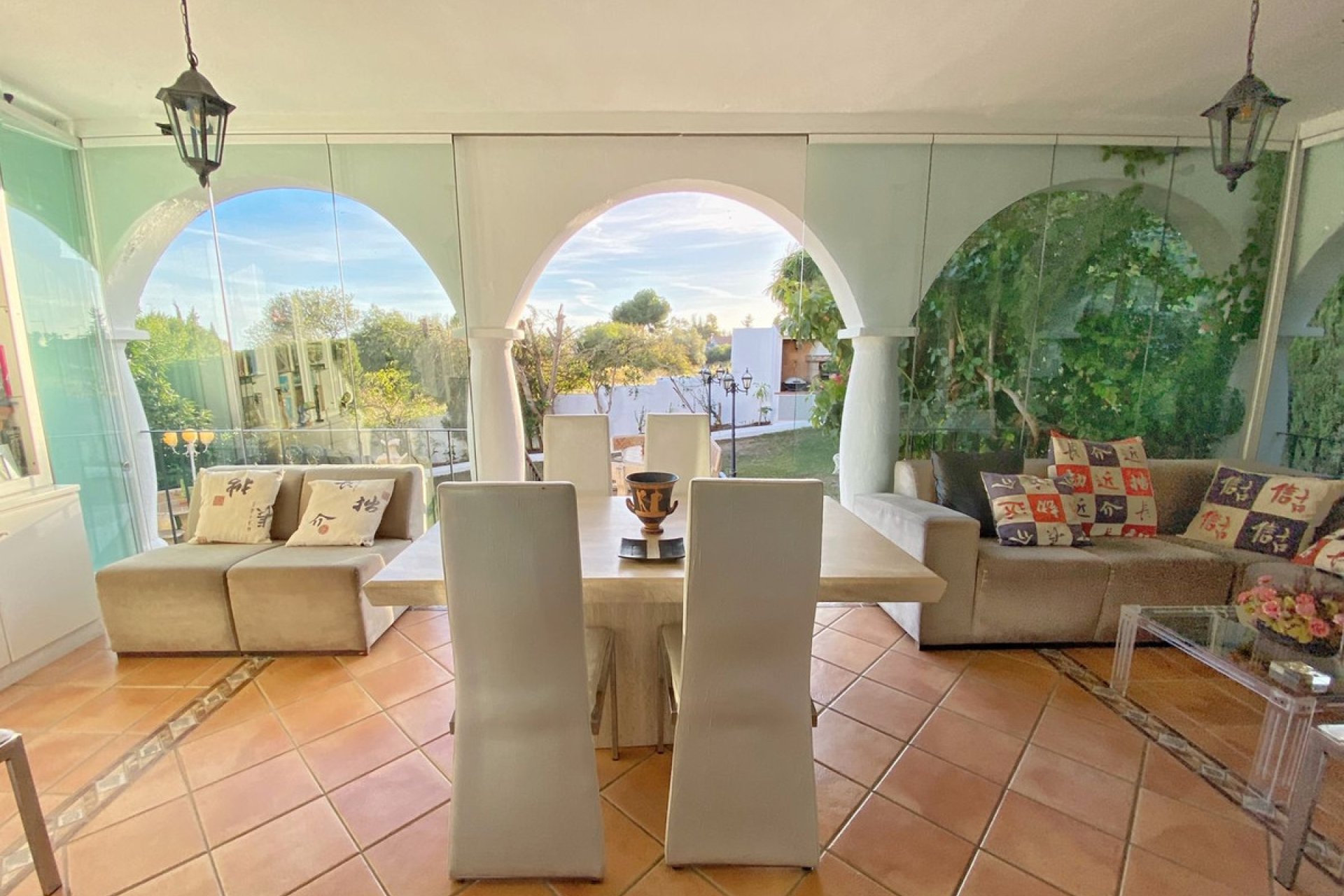 Resale - House - Detached Villa - Marbella