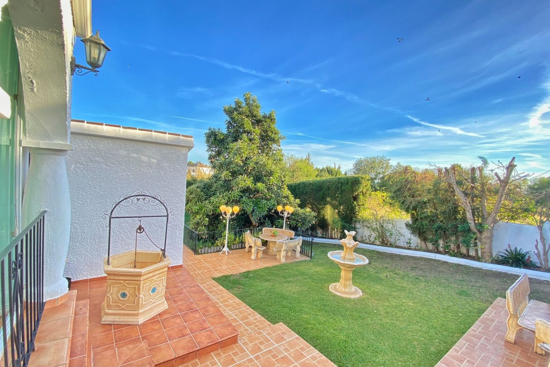 Resale - House - Detached Villa - Marbella