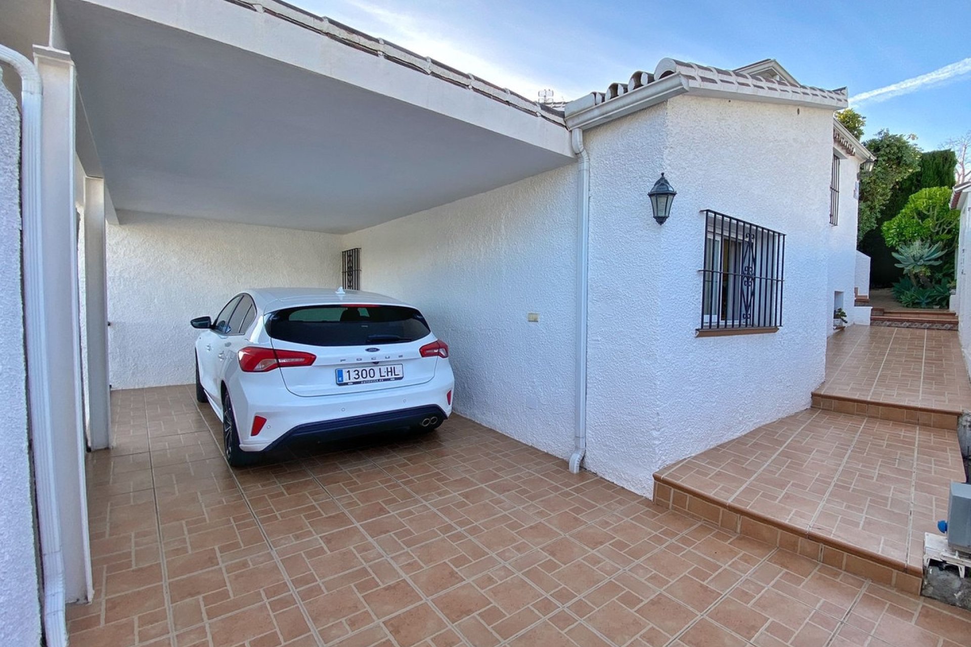 Resale - House - Detached Villa - Marbella