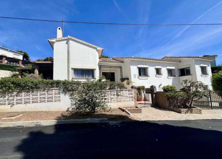 Resale - House - Detached Villa - Mijas - El Chaparral