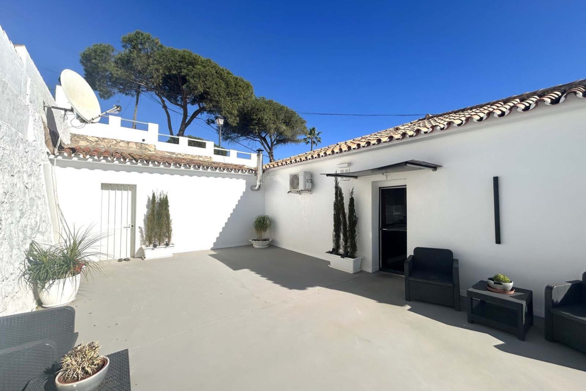 Resale - House - Detached Villa - Mijas - El Chaparral