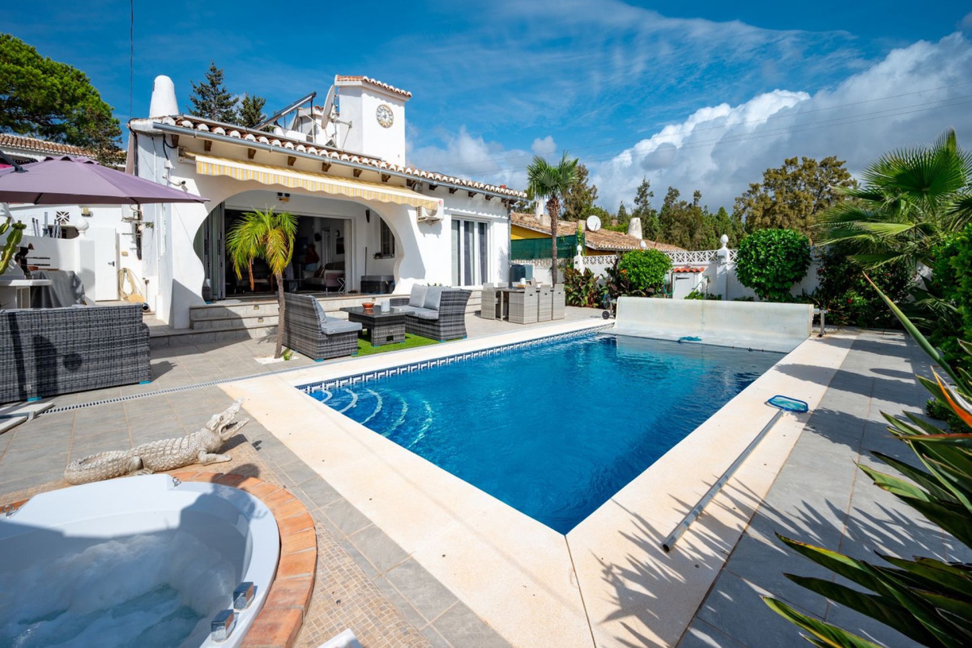 Resale - House - Detached Villa - Mijas - El Chaparral