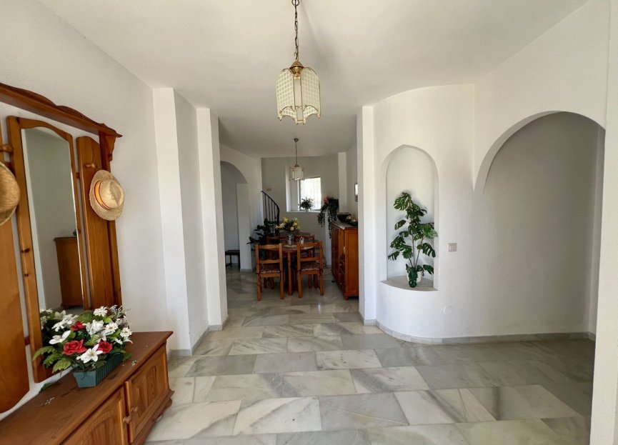 Resale - House - Detached Villa - Mijas - El Chaparral