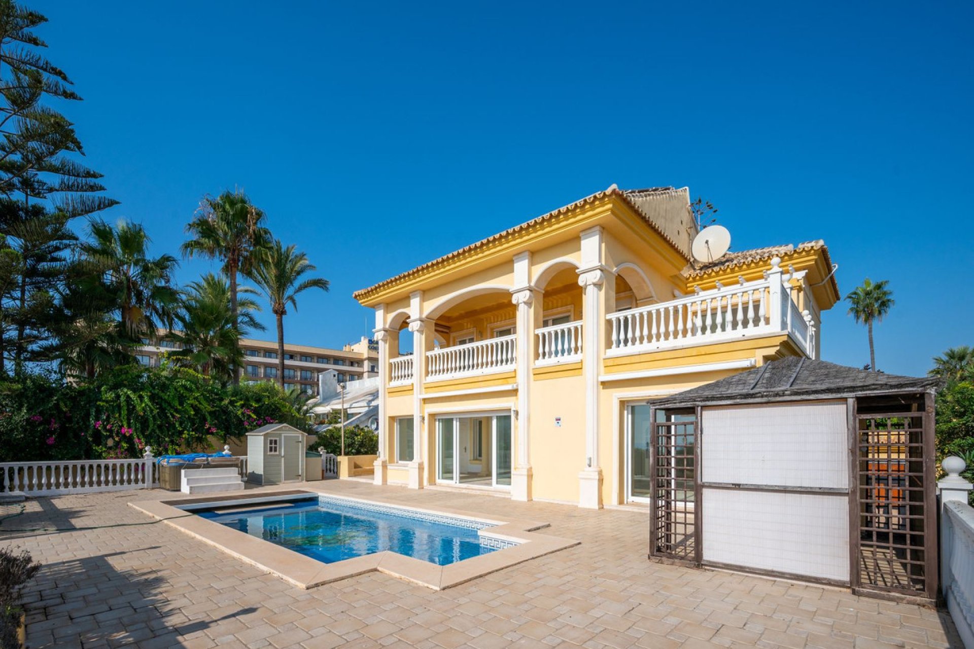 Resale - House - Detached Villa - Mijas - La Cala De Mijas