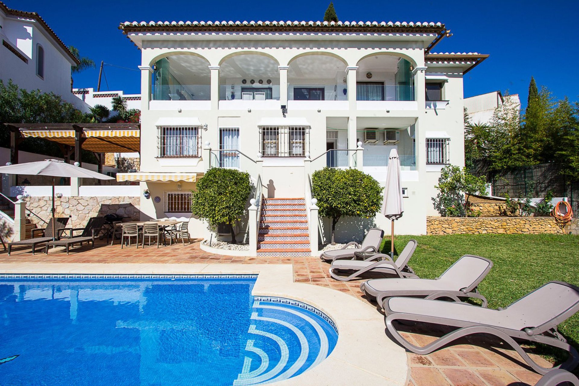 Resale - House - Detached Villa - Mijas