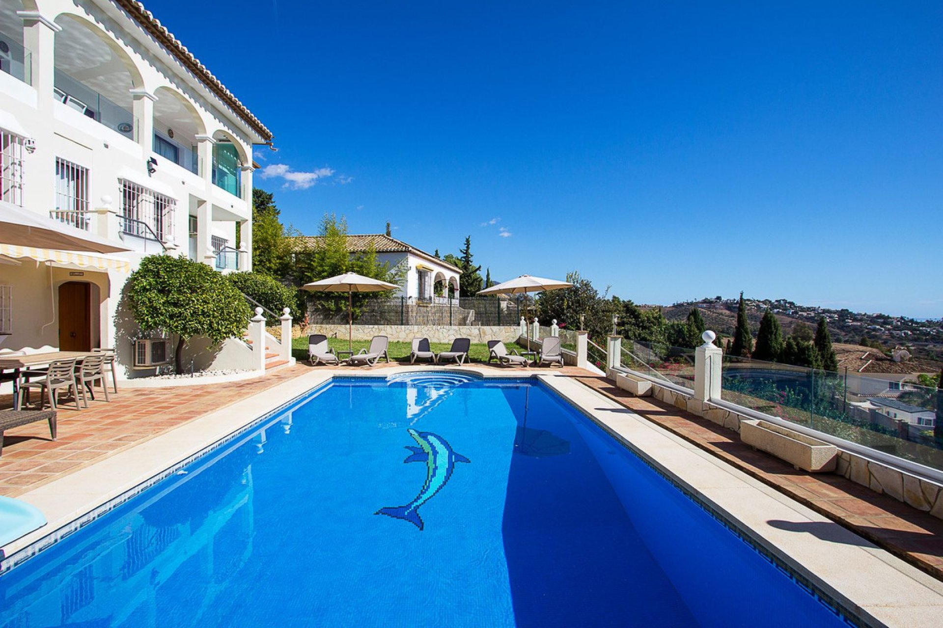 Resale - House - Detached Villa - Mijas