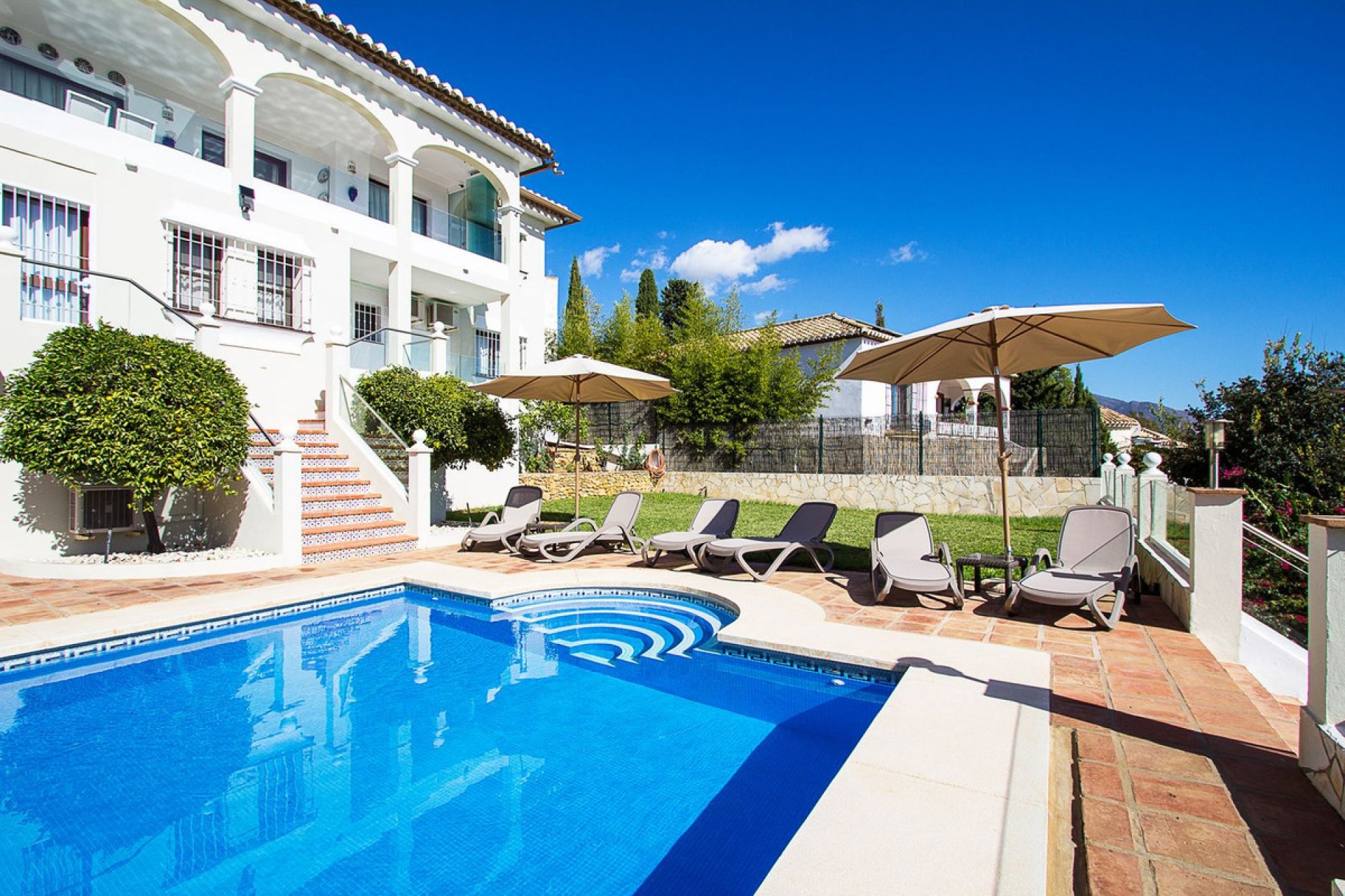 Resale - House - Detached Villa - Mijas