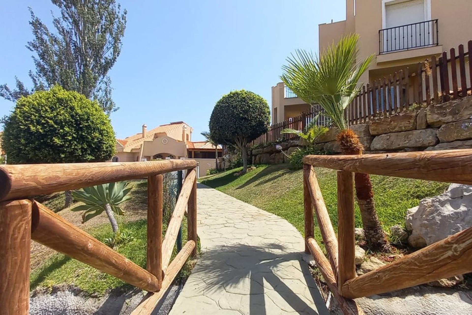 Resale - House - Detached Villa - Mijas