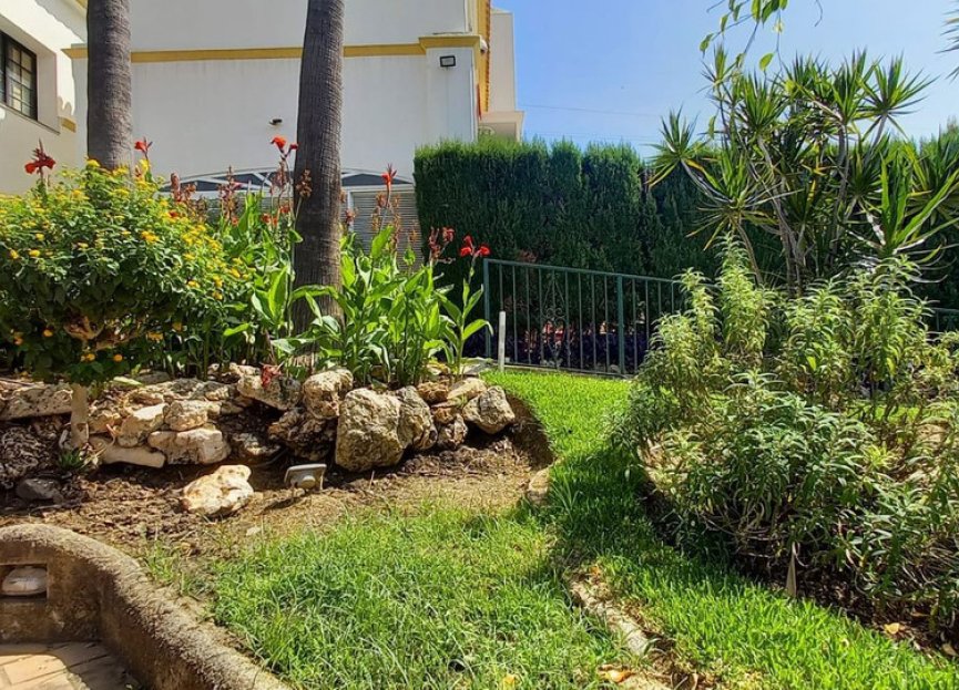 Resale - House - Detached Villa - Mijas