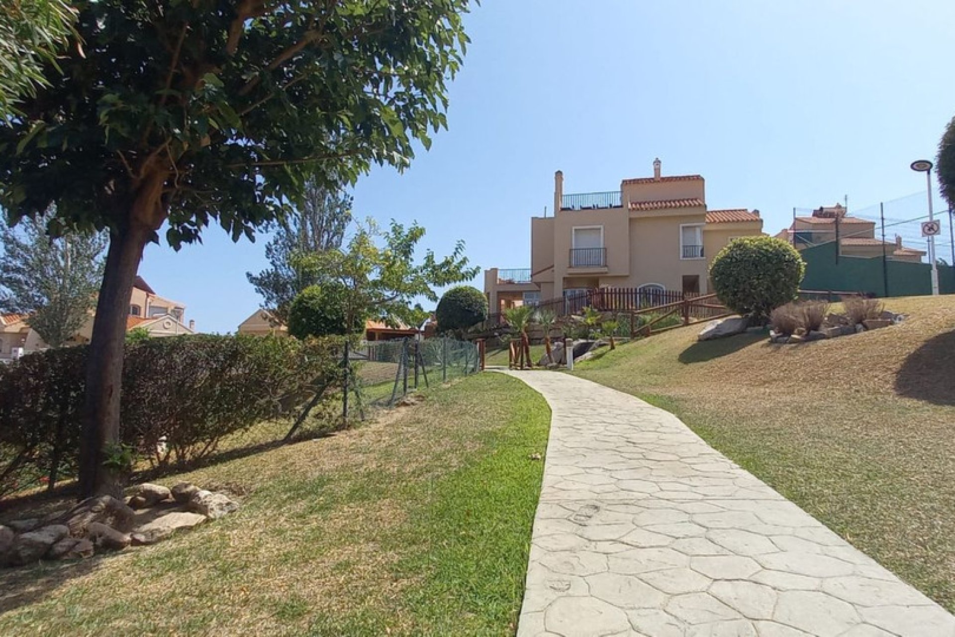 Resale - House - Detached Villa - Mijas