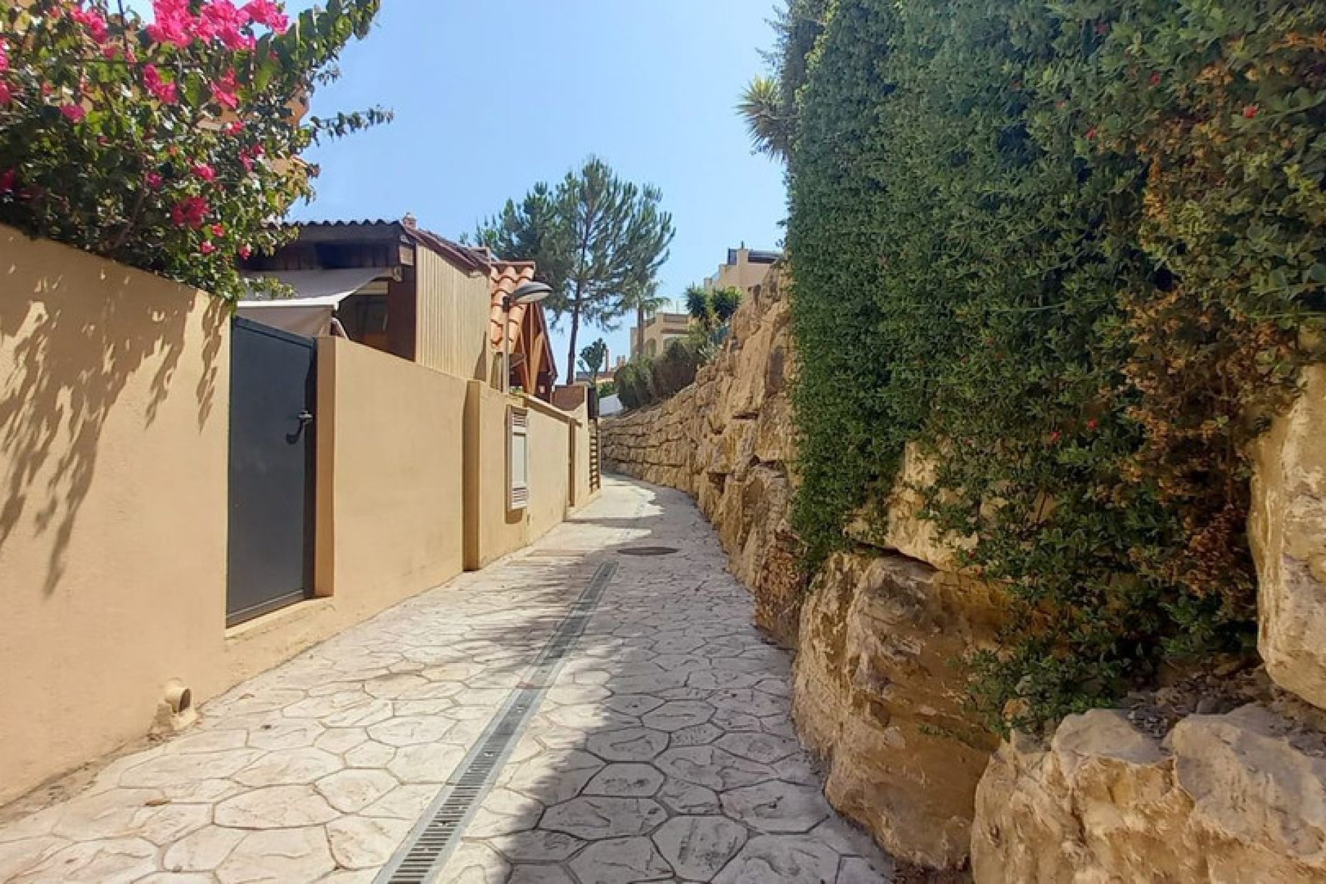 Resale - House - Detached Villa - Mijas