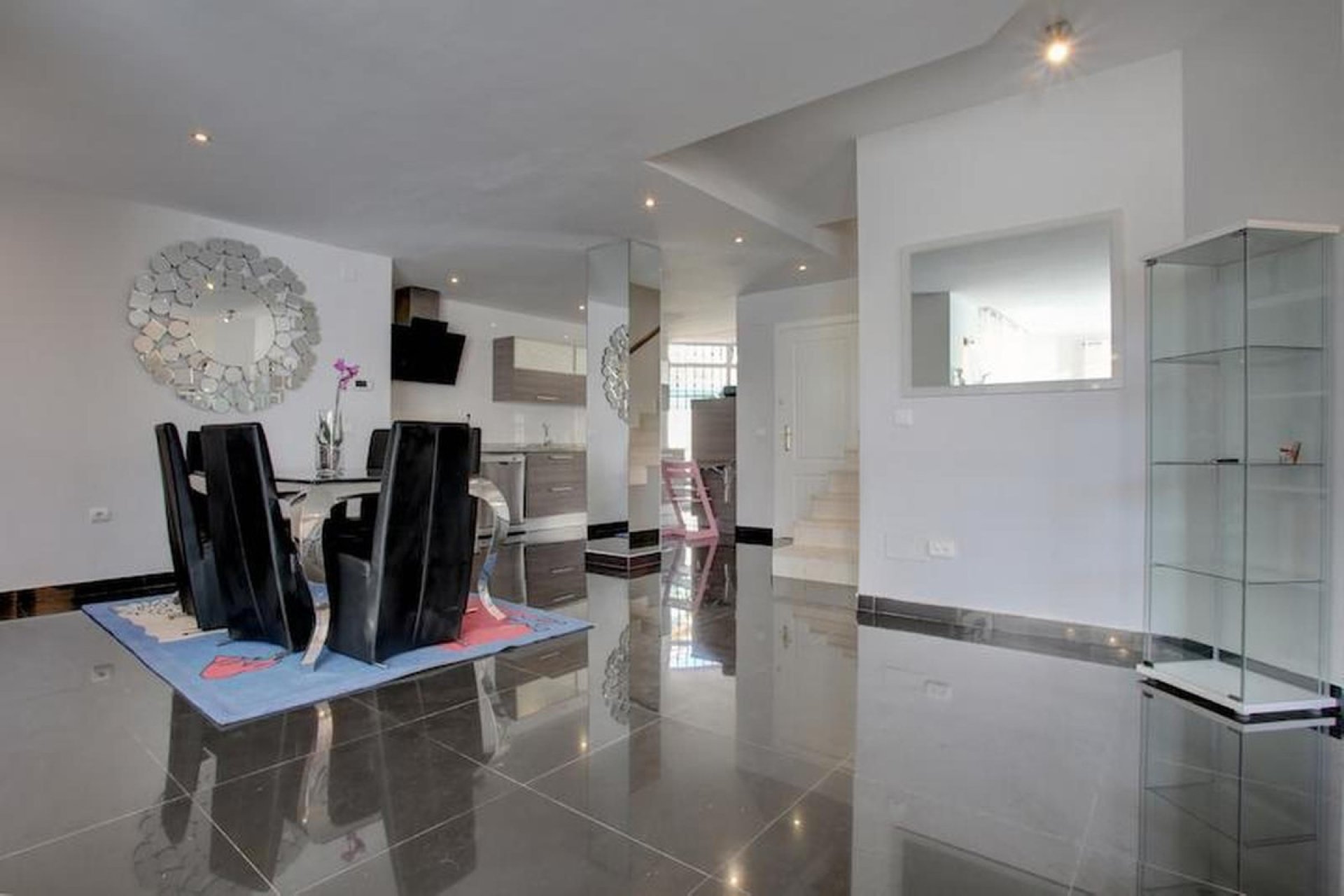 Resale - House - Detached Villa - Mijas