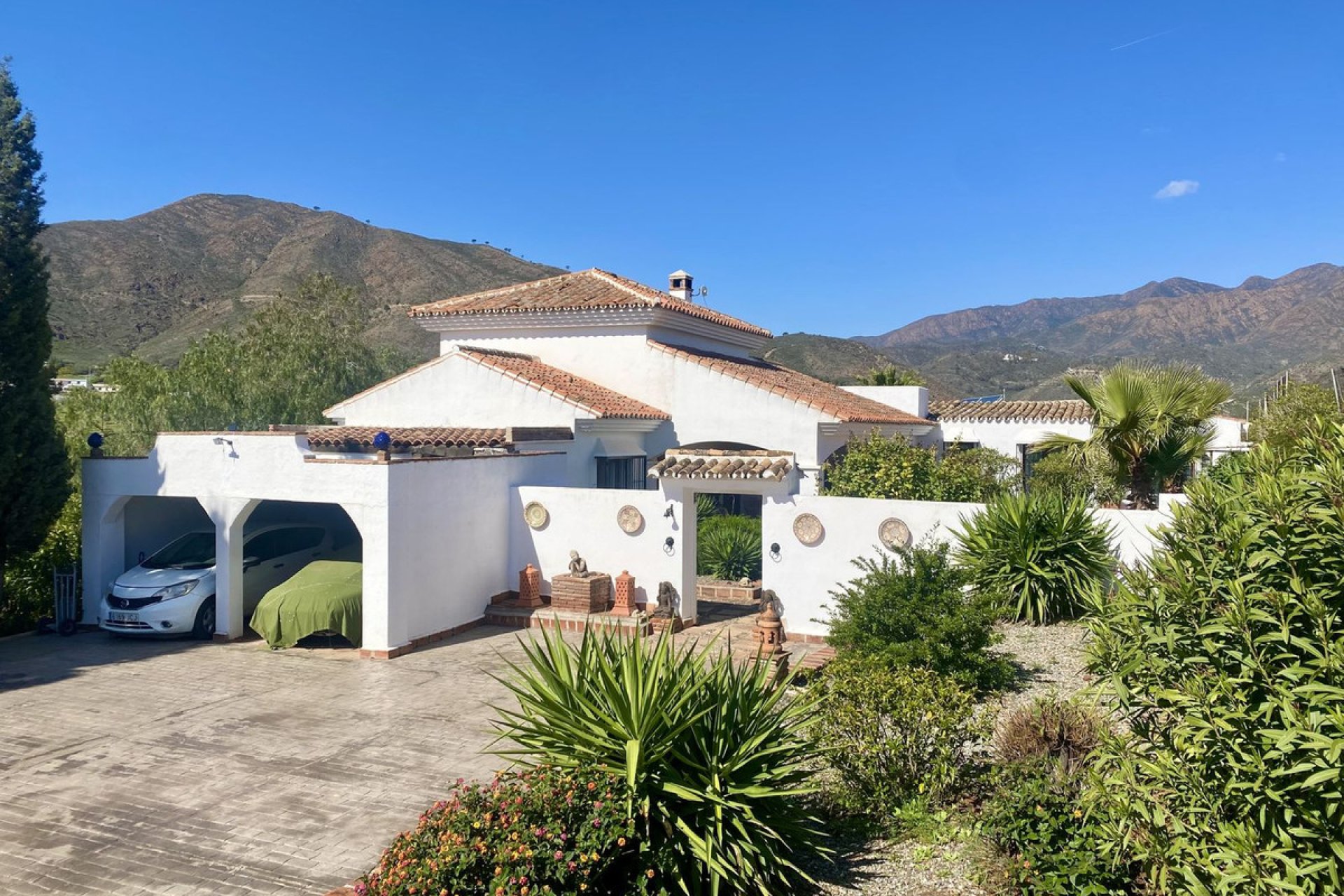 Resale - House - Detached Villa - Mijas