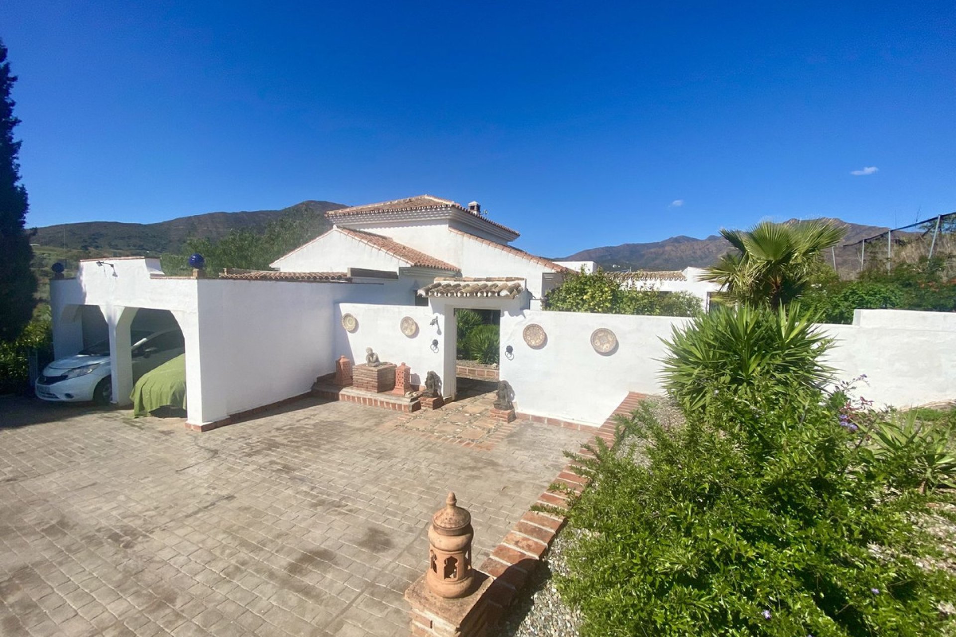 Resale - House - Detached Villa - Mijas