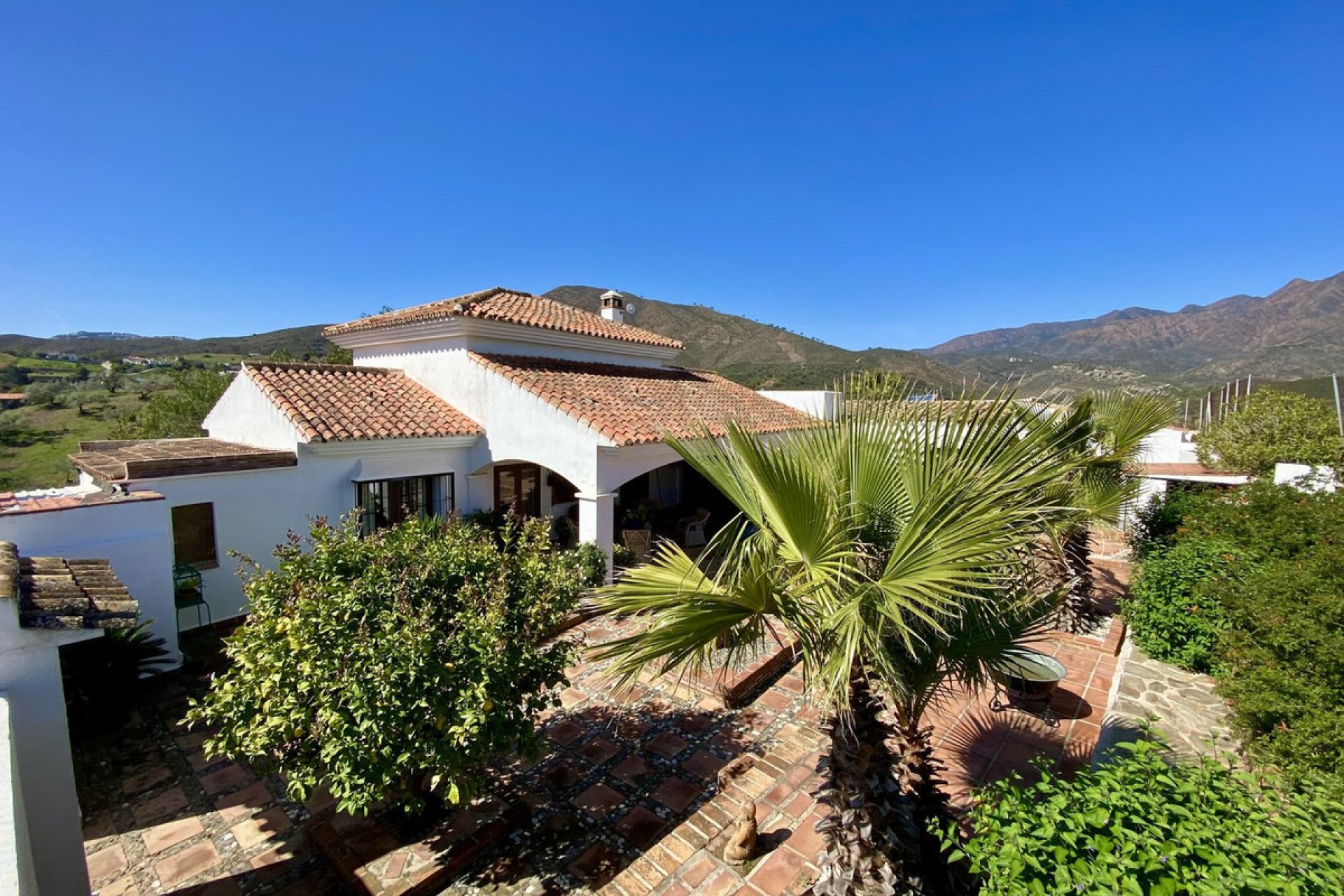 Resale - House - Detached Villa - Mijas