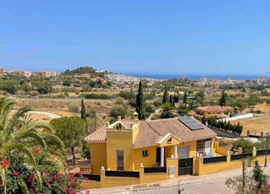 Resale - House - Detached Villa - Mijas