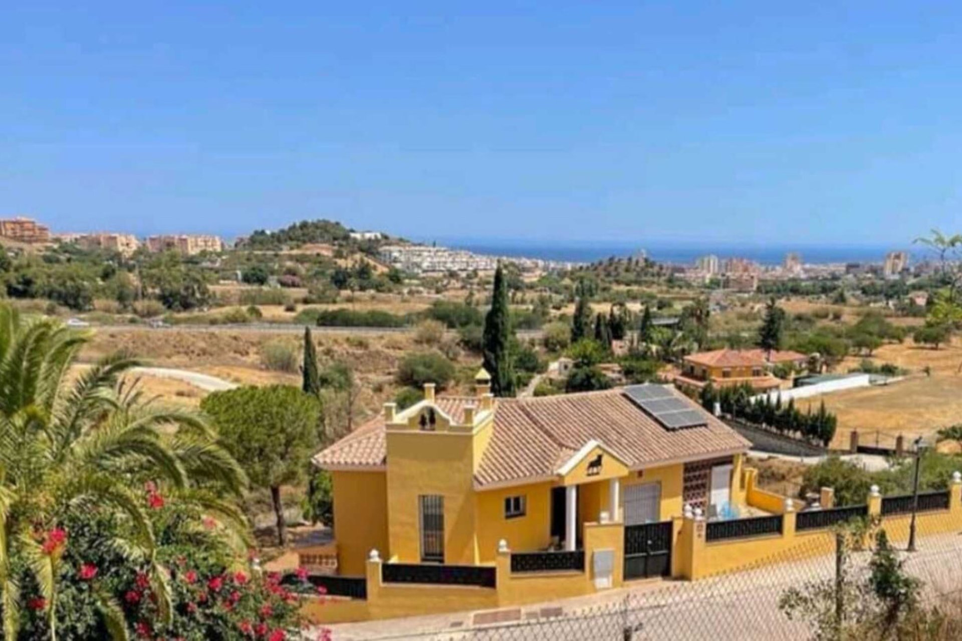 Resale - House - Detached Villa - Mijas