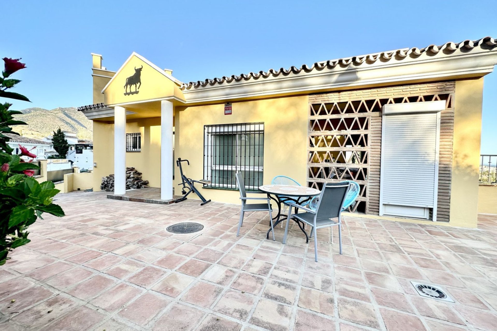 Resale - House - Detached Villa - Mijas