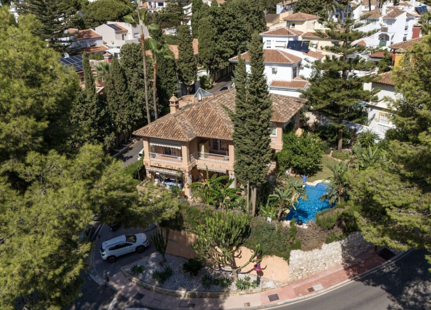 Resale - House - Detached Villa - Mijas