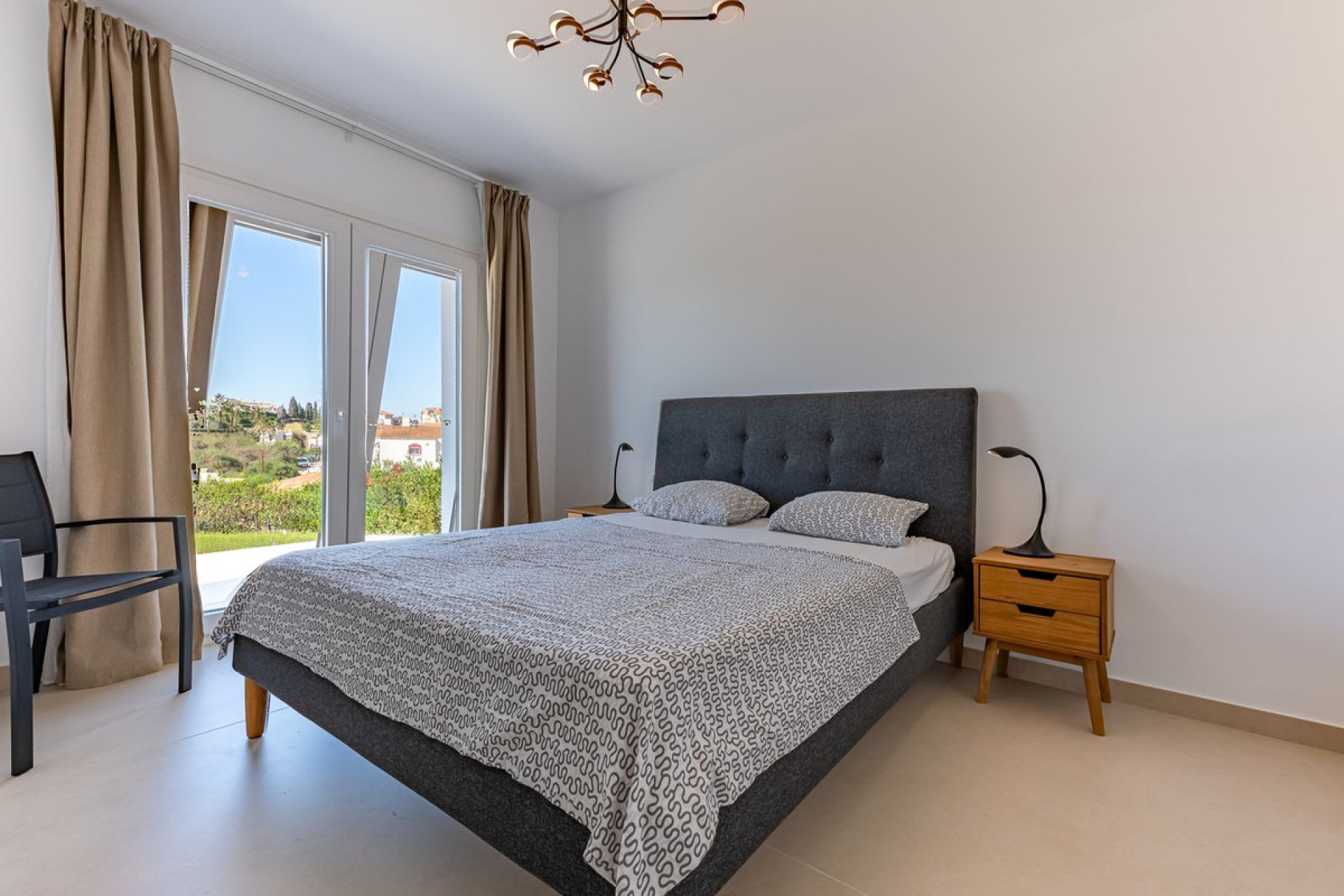 Resale - House - Detached Villa - Mijas