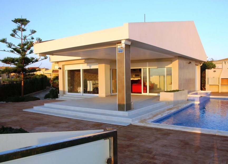 Resale - House - Detached Villa - San Javier - La Manga Del Mar Menor