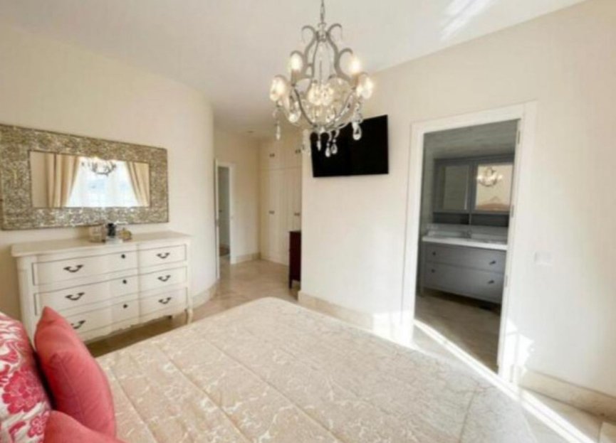 Resale - House - Detached Villa - San Roque